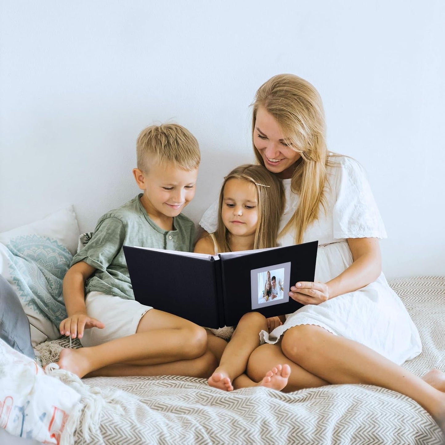 Photo Album Self Adhesive Pages Scrapbook Large Magnetic Photo Albums with Sticky Pages Scrapbooks for Wedding Baby for 4x6 5x7 8x10 Picture Photo Books 11x10.6 Black 40 Pages