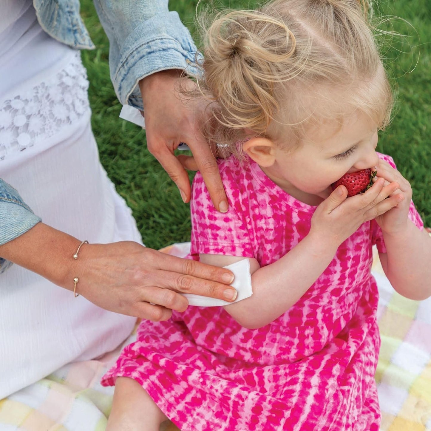 YAYA ORGANICS Baby Bug BAN Insect Repellent Wipes – All-Natural, DEET-Free, Non-Toxic, for Babies, Kids and Sensitive Skin (24 Count, Pack of 2)